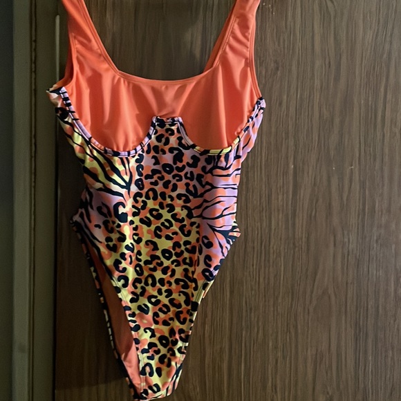 Bathing suit - Picture 2 of 2